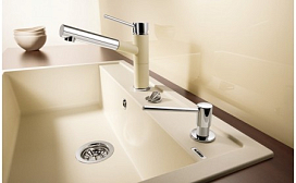 Кухонный смеситель BLANCO ALTA-S с выдвижным изливом